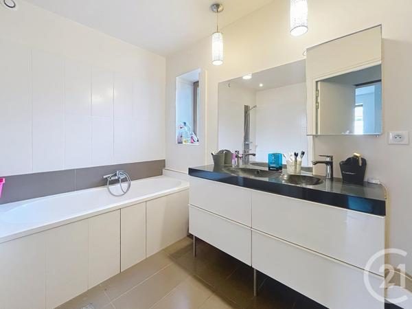 Maison à vendre  7 pièces - 200 m2 MOZAC - 63