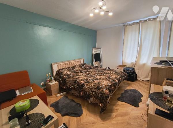 MAISON DE VILLE AVEC CACHET