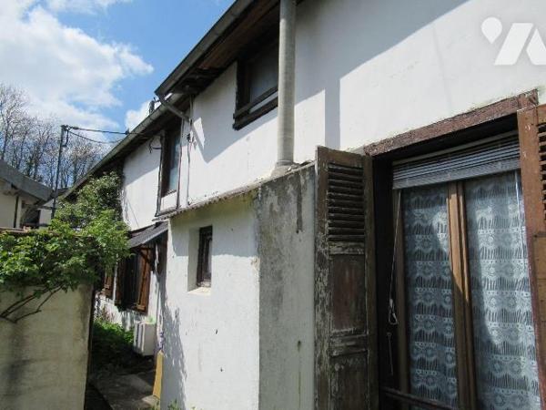 A vendre à st julien . Dans petite copropriété à découvrir cette maison  de 85m² avec jardin de...
