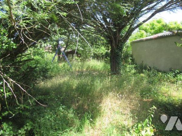 A vendre à st julien . Dans petite copropriété à découvrir cette maison  de 85m² avec jardin de...