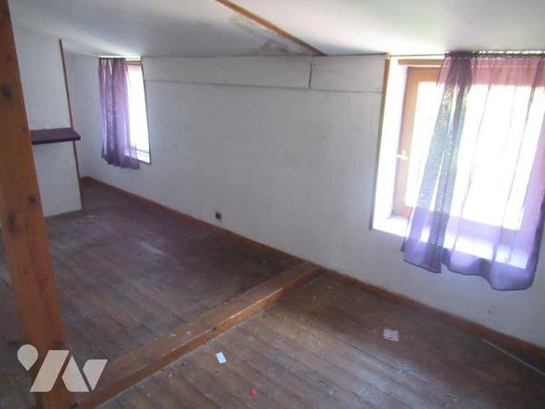 A vendre à st julien . Dans petite copropriété à découvrir cette maison  de 85m² avec jardin de...