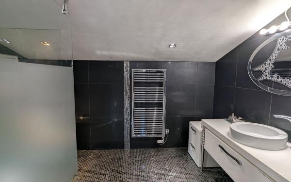 Maison à louer    4 pièces •  Rognonas