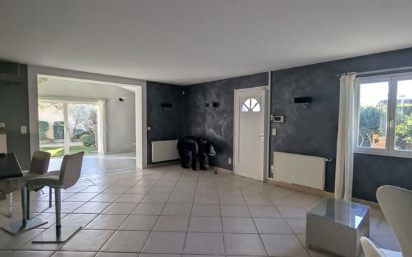 Maison à louer    4 pièces •  Rognonas