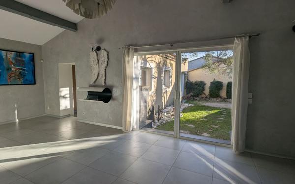 Maison à louer    4 pièces •  Rognonas