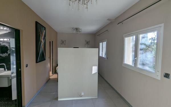 Maison à louer    4 pièces •  Rognonas