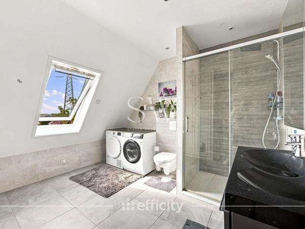 Appartement
         6 pièces
        - 147 m² Exclusivité 204 000 € *