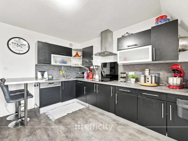 Appartement
         6 pièces
        - 147 m² Exclusivité 204 000 € *