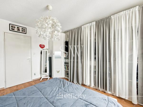 Appartement
         6 pièces
        - 147 m² Exclusivité 204 000 € *