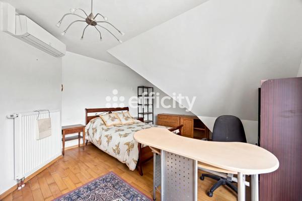 Maison
         7 pièces
        - 240 m² Bien prestige 845 000 € *