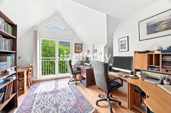 Maison
         7 pièces
        - 240 m² Bien prestige 845 000 € *