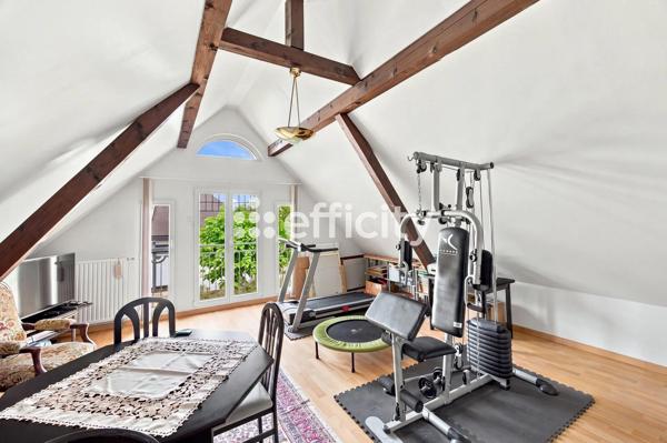 Maison
         7 pièces
        - 240 m² Bien prestige 845 000 € *