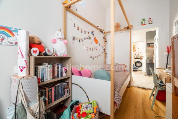 Appartement - 42 m2 - 380 000 euros - PARIS 20