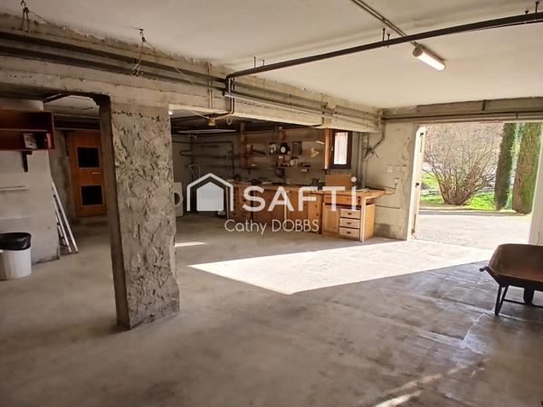 Exclusivité SAFTI Villa de plain-pied avec piscine