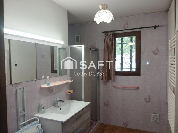 Exclusivité SAFTI Villa de plain-pied avec piscine