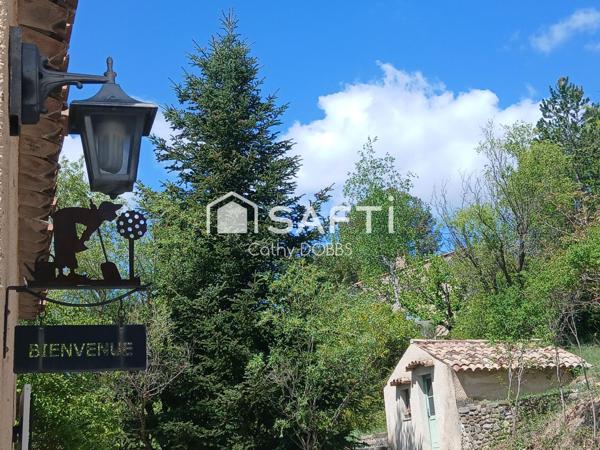 Exclusivité SAFTI Villa de plain-pied avec piscine
