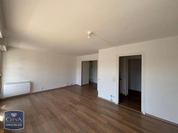 Appartement à louer 3 pièces 68.52m² Lille (59000)