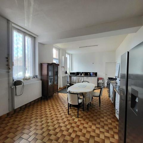 Maison Nonancourt (27320), 7 pièces, garage, dépendances, cave à vin, terrain de 796m². Prix HAI : 238 970