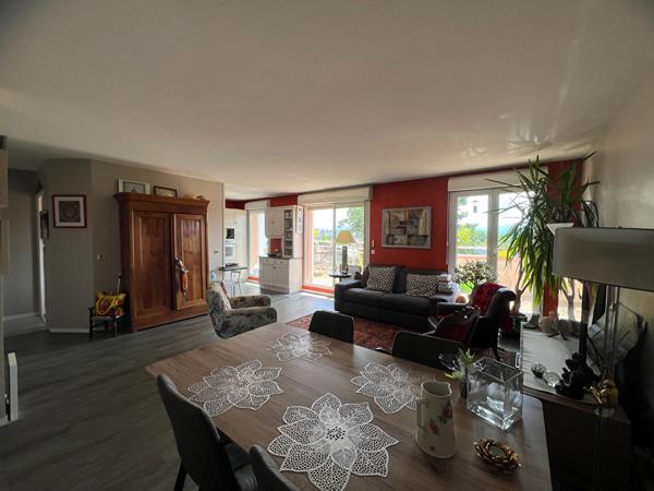 Haut de Billère Résidence standing Appartement 5 pièce(s) 114 m2 hab avec terrasse garage et parking