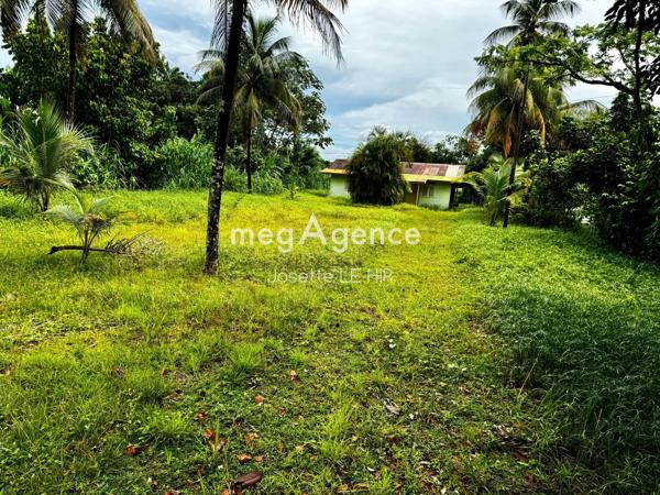 Terrain à REMIRE-MONTJOLY, 97354 - 1702m²