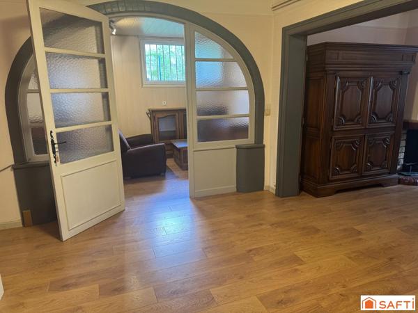 Maison familiale, 10 pièces à Clermont en Argonne.