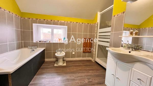 Maison à Beaumont-sur-Sarthe, 72170 - 15 pièces 384m²