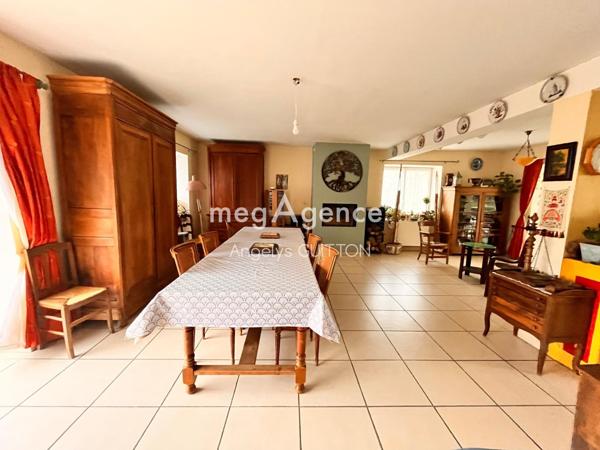 Maison à Beaumont-sur-Sarthe, 72170 - 15 pièces 384m²