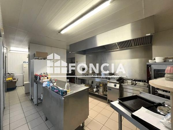 Location Local commercial 4 pièces 92.2 m² - 157 C RUE CARNOT Challans 85300