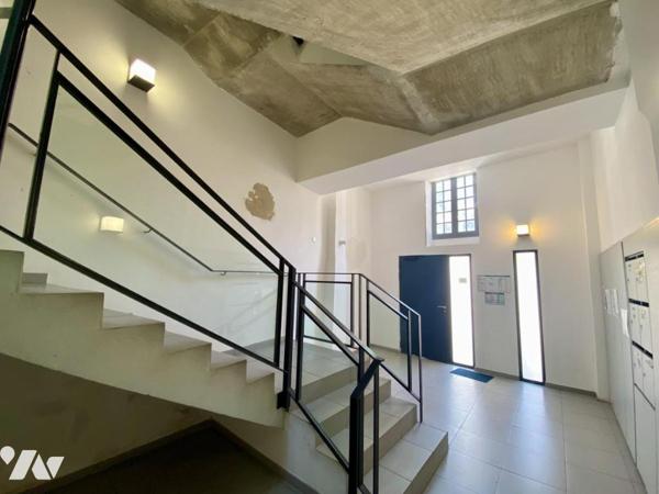 AVIGNON intra-muros, immeuble rénové