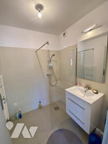 AVIGNON intra-muros, immeuble rénové