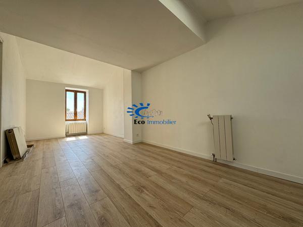 MAISON DE BOURG AVEC JARDIN ET GARAGE  Nuaille d aunis