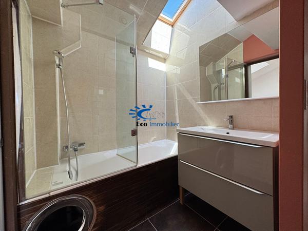 MAISON DE BOURG AVEC JARDIN ET GARAGE  Nuaille d aunis