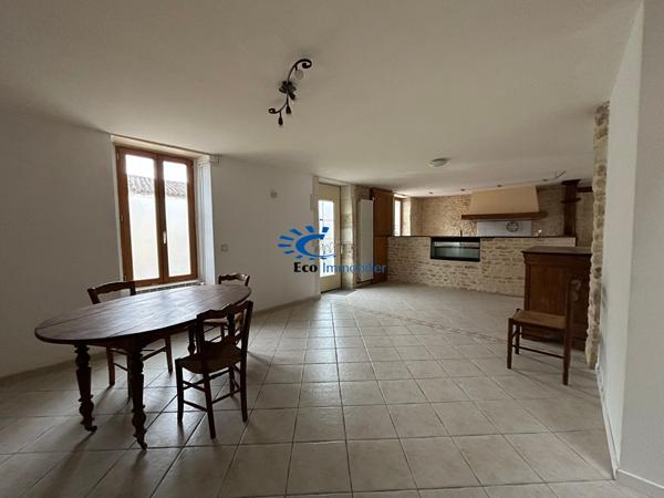 MAISON DE BOURG AVEC JARDIN ET GARAGE  Nuaille d aunis