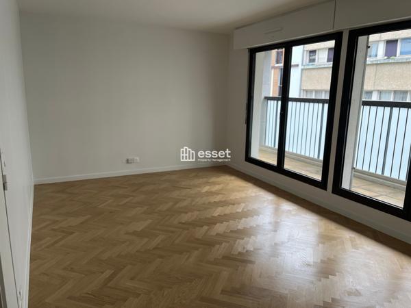Location Appartement 4 pièces 89 m² - Paris 75015