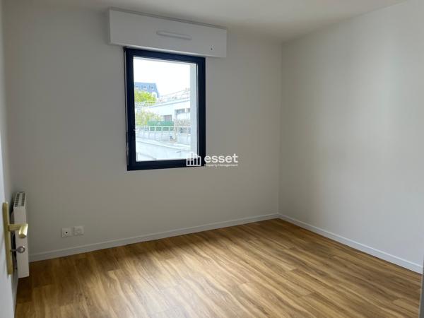 Location Appartement 4 pièces 89 m² - Paris 75015