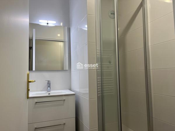 Location Appartement 4 pièces 89 m² - Paris 75015