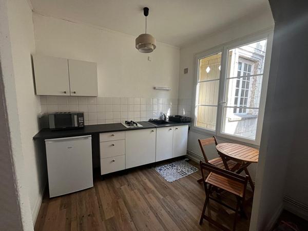 Appartement T1 meublé à louer au 2ème étage à Saumur