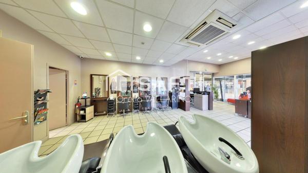 Salon de coiffure à vendre galerie marchande Intermarché