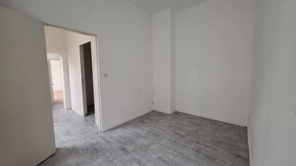 Appartement à Vendre 5 pièces SAINT QUENTIN, PLACE DE L'HOTEL DE VILLE (02100)