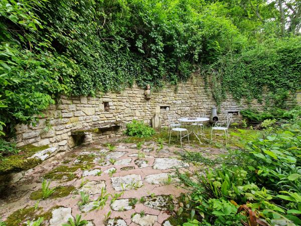 Crépy-en-Valois (60800) A 7 MN DE CREPY EN VALOIS ENSEMBLE DE DEUX MAISONS EN PIERRE AU TOTAL 255 M²