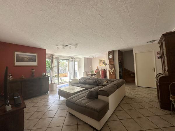 Appartement T4 DUPLEX TERRASSE, JARDIN, BALCON, VILLEURBANNE GRATTE-CIEL