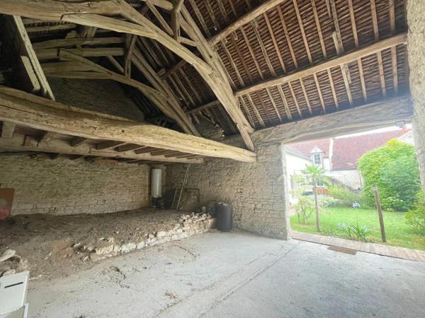 Maison à vendre 7 pièces CHARMOY (89)