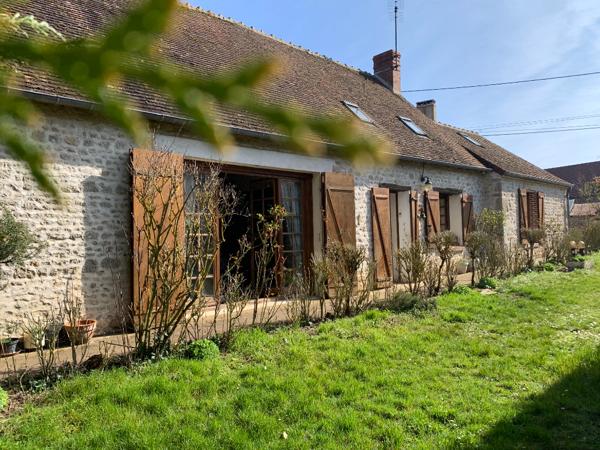 MAISON EN PIERRE AU CALME