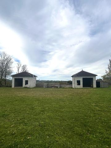 Terrain de 3 318 m²