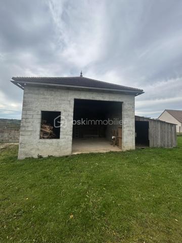 Terrain de 3 318 m²