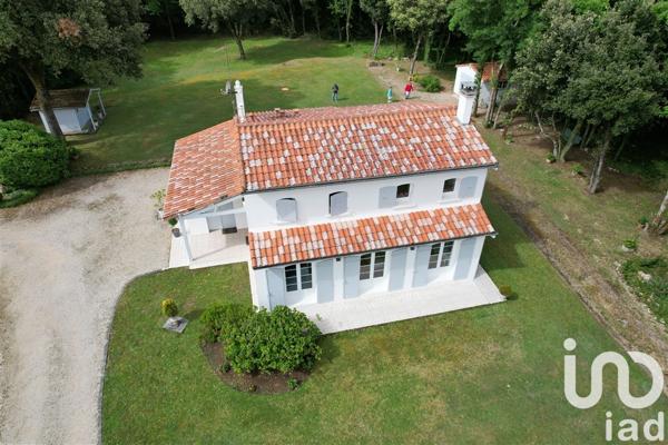 Maison à vendre 5 pièces 136 m² Saintes