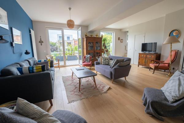 Maison joliment rénovée de 156 m² sur un terrain de 344 m²