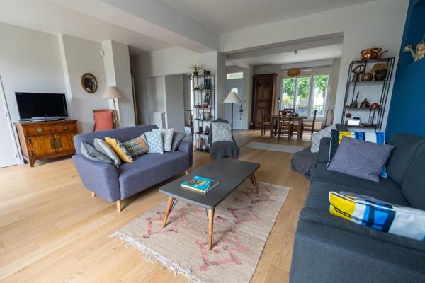 Maison joliment rénovée de 156 m² sur un terrain de 344 m²