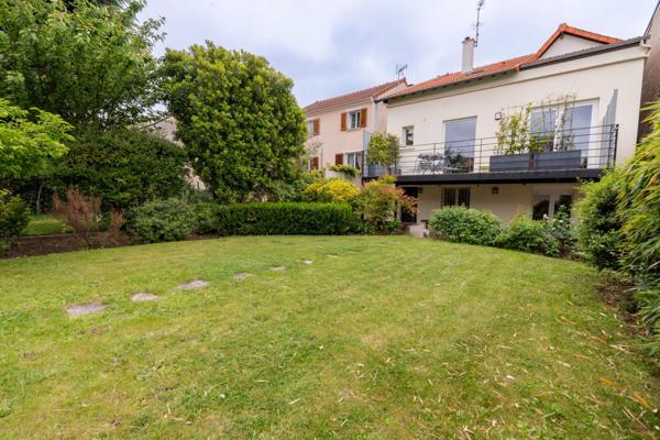 Maison joliment rénovée de 156 m² sur un terrain de 344 m²