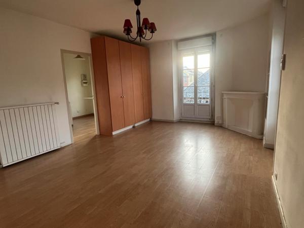 Beau studio d'une superficie de 32,29m² idéalement situé au coeur du centre ville de Luzarches