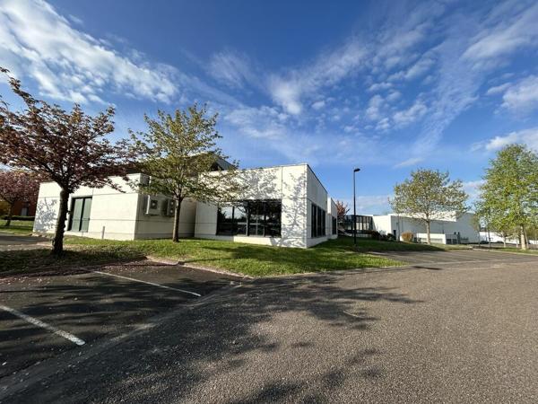BUREAUX à LOUER de 1753 m²